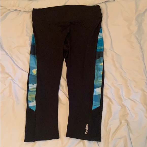 Reebok capris! Very cute style! - Picture 1 of 3